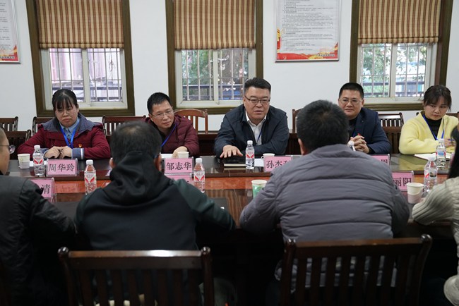 2我院党委副书记、纪委书记孙杰利介绍学院发展现状.JPG