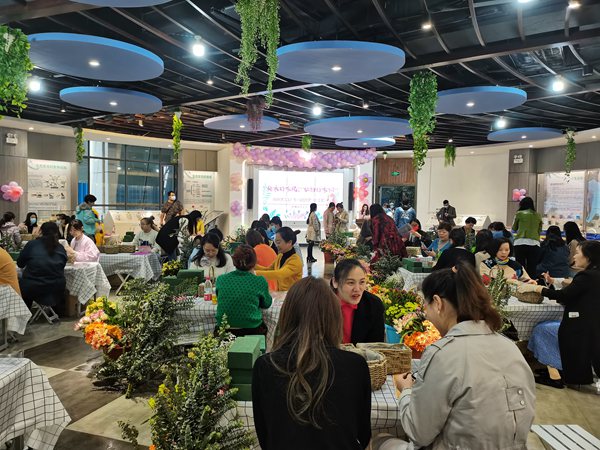 8 2022年柳州市女职工花艺比赛现场.jpg