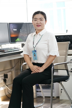 杨慧玲-竖02.jpg