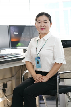 杨慧玲-竖01.jpg