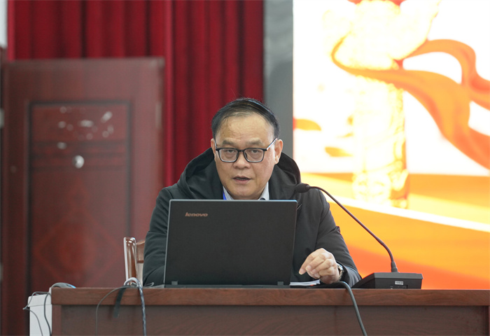 党委书记关意昭授课2.jpg
